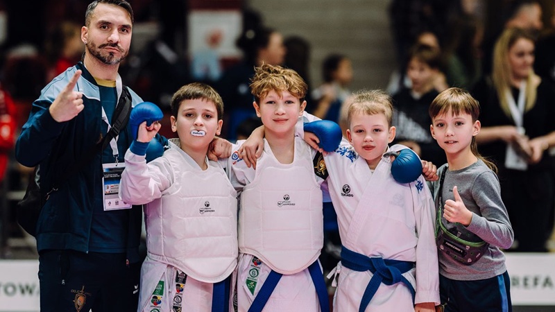 Czy wiesz że karate to sport zespołowy w którym każdy z zawodników odgrywa tak samo ważną rolę?